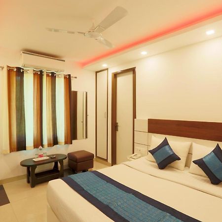 Hotel Ark Wood Nueva Delhi Exterior foto