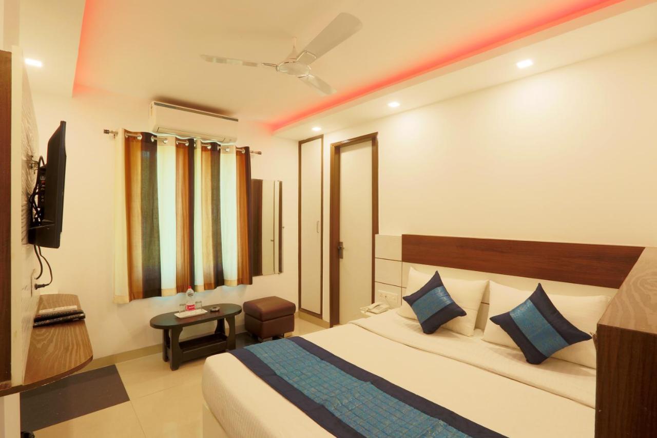 Hotel Ark Wood Nueva Delhi Exterior foto