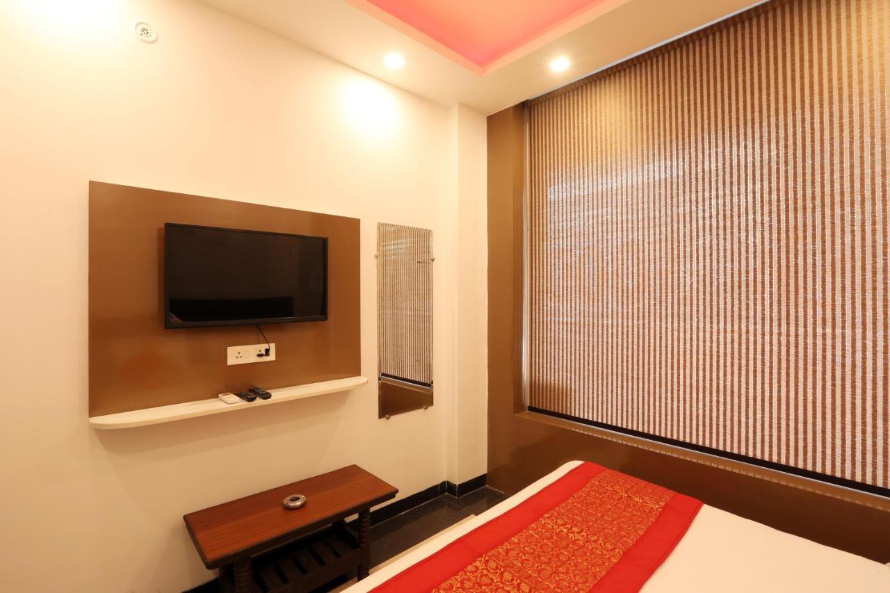 Hotel Ark Wood Nueva Delhi Exterior foto