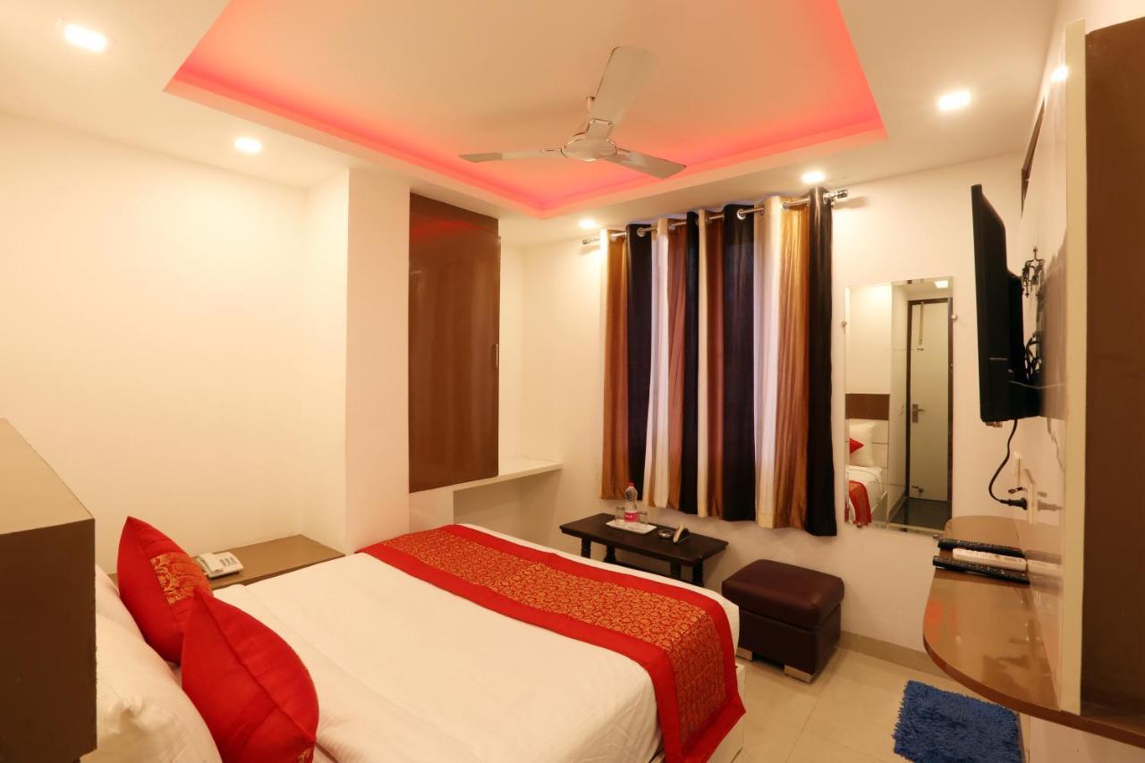 Hotel Ark Wood Nueva Delhi Exterior foto