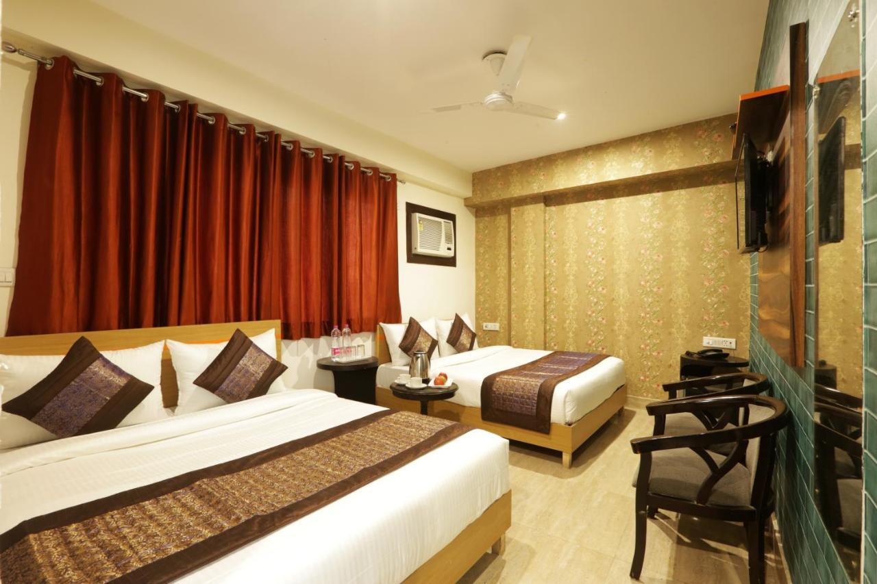 Hotel Ark Wood Nueva Delhi Exterior foto