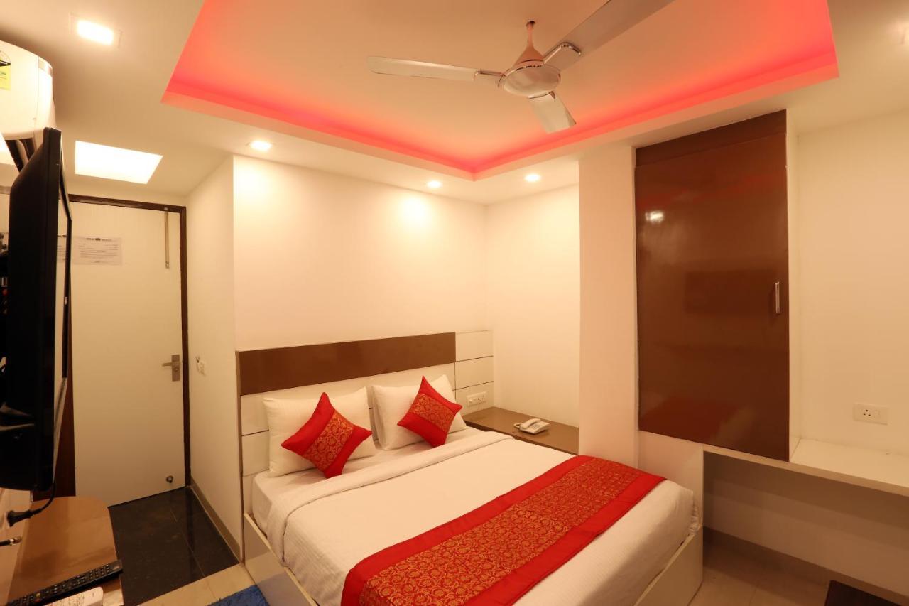 Hotel Ark Wood Nueva Delhi Exterior foto