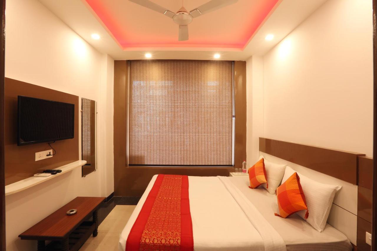Hotel Ark Wood Nueva Delhi Exterior foto