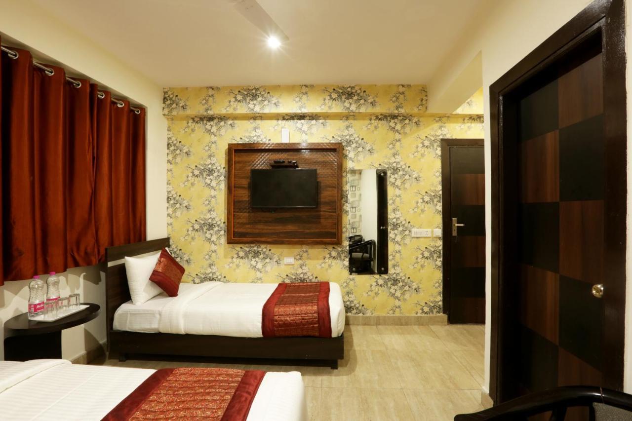 Hotel Ark Wood Nueva Delhi Exterior foto