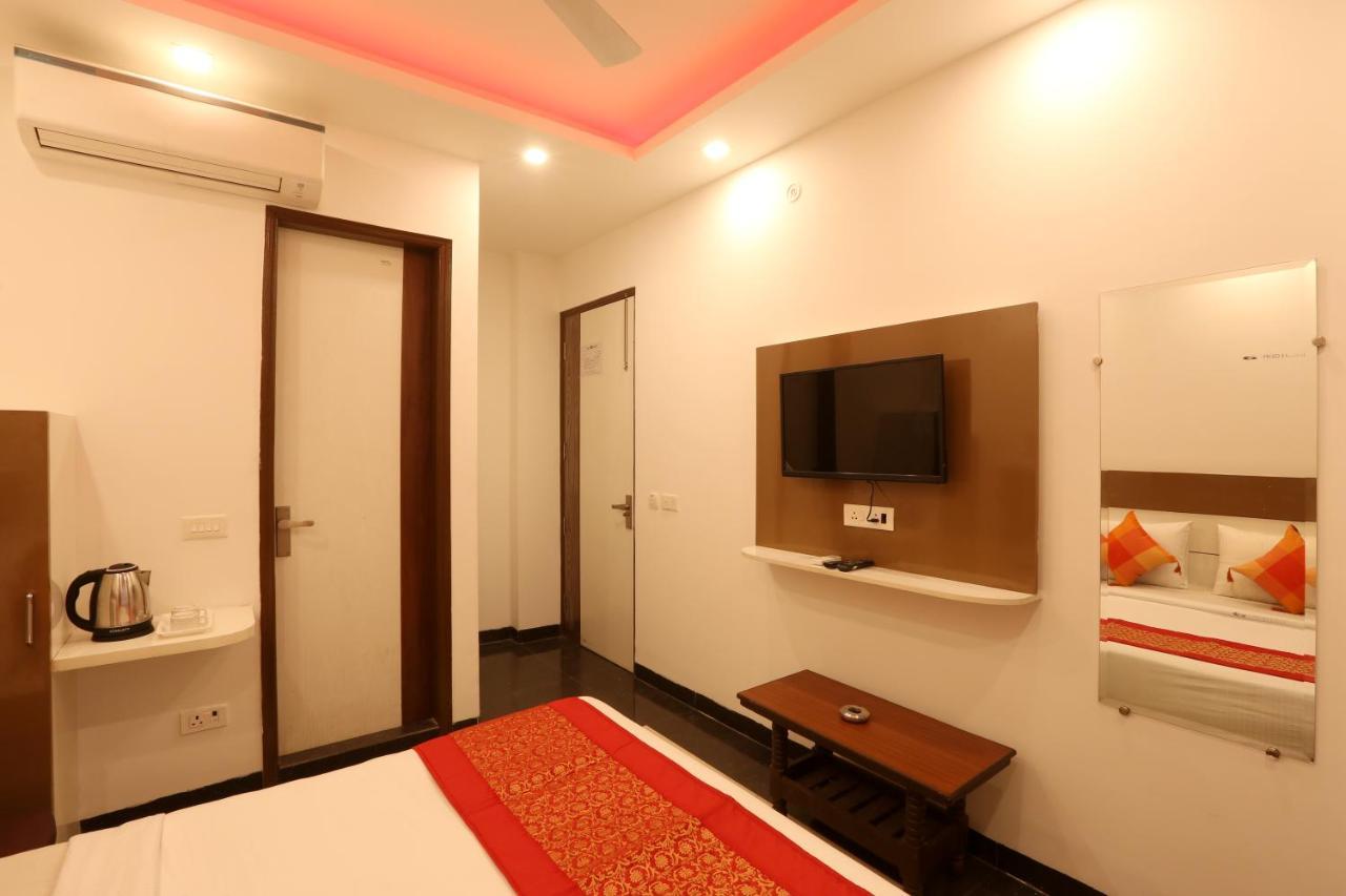 Hotel Ark Wood Nueva Delhi Exterior foto
